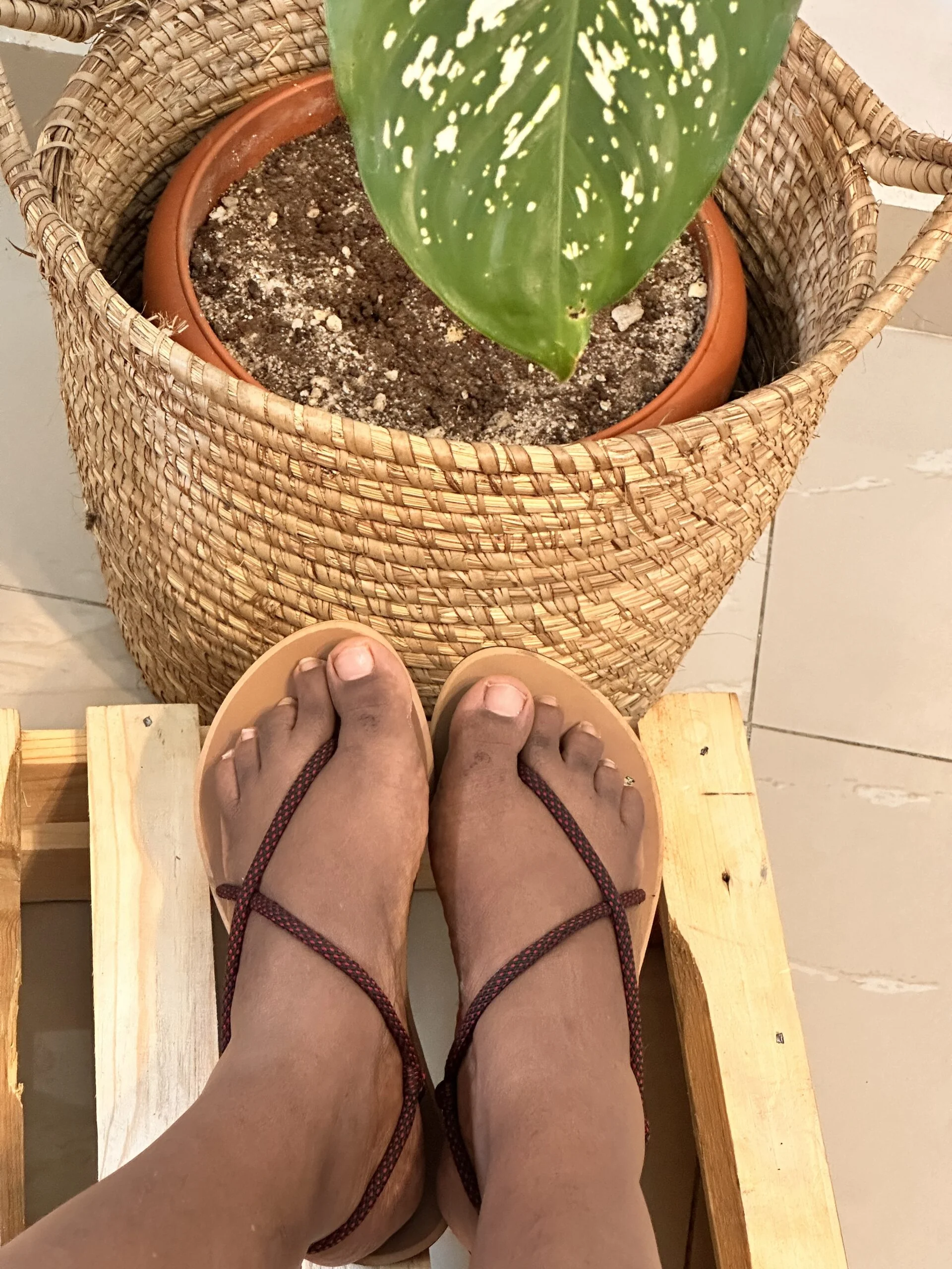 comfortable beach sandals for women